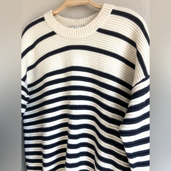 Madewell Greensboro Striped Button-Back Sweater | M - Picture 5 of 11